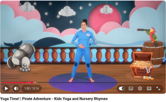Yoga Time | Pirate Adventure — 海賊船デッキで Jaime がヨガ(子どもは画面外)。
